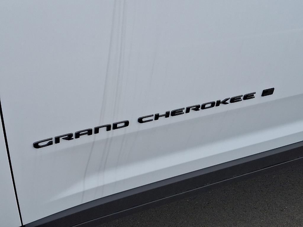 new 2025 Jeep Grand Cherokee car, priced at $46,971