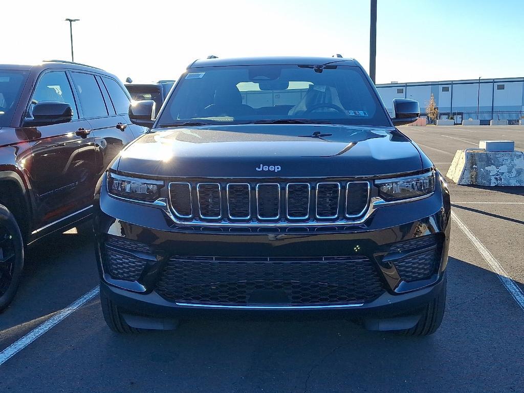 new 2025 Jeep Grand Cherokee car, priced at $37,981