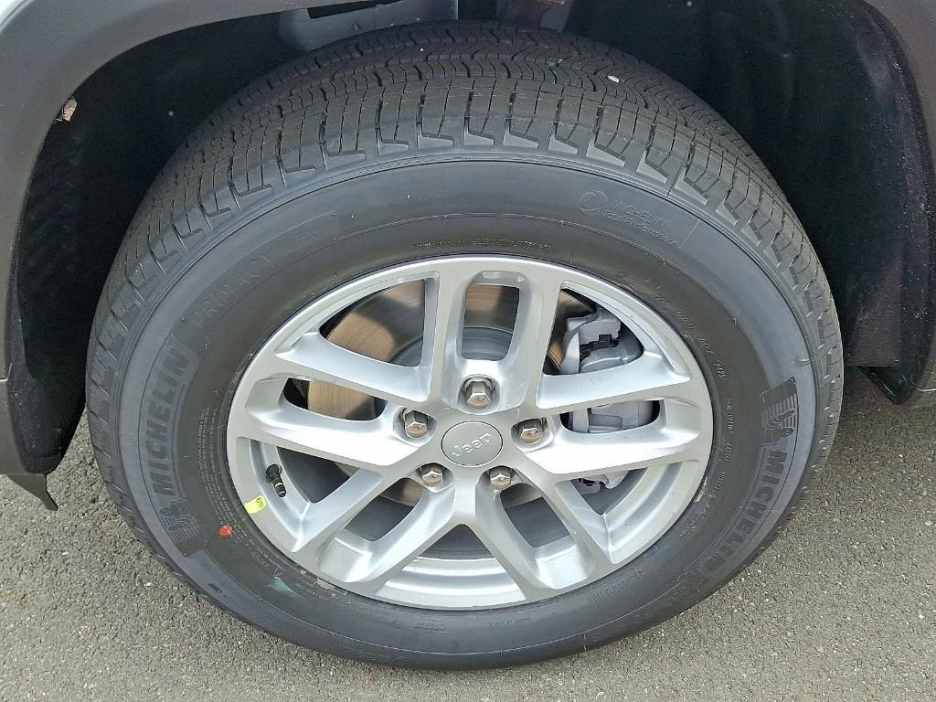 new 2025 Jeep Grand Cherokee L car, priced at $37,906