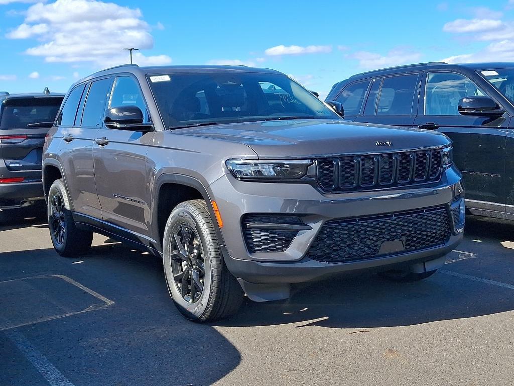 new 2025 Jeep Grand Cherokee car, priced at $40,541