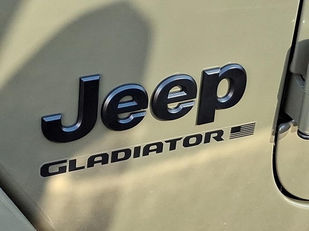 new 2025 Jeep Gladiator car, priced at $48,006