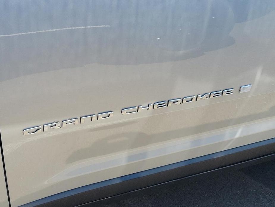 new 2024 Jeep Grand Cherokee car, priced at $37,207