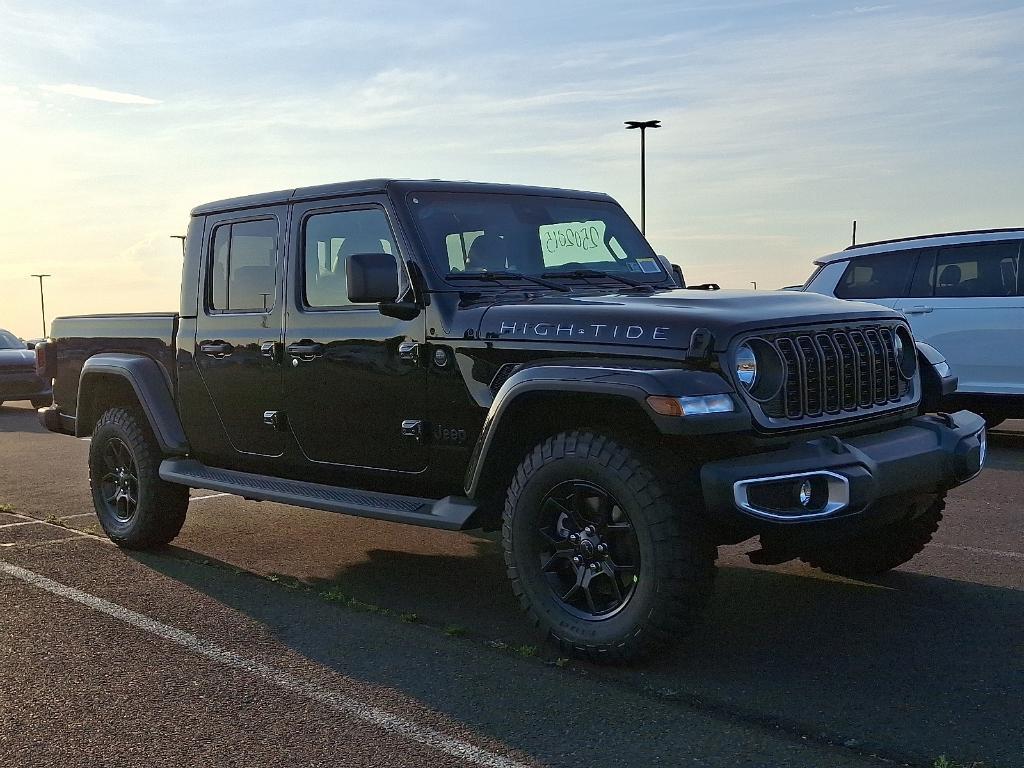 new 2025 Jeep Gladiator car, priced at $46,213