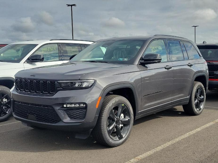 new 2025 Jeep Grand Cherokee car, priced at $49,576