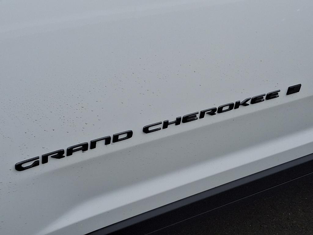 new 2025 Jeep Grand Cherokee car, priced at $43,408