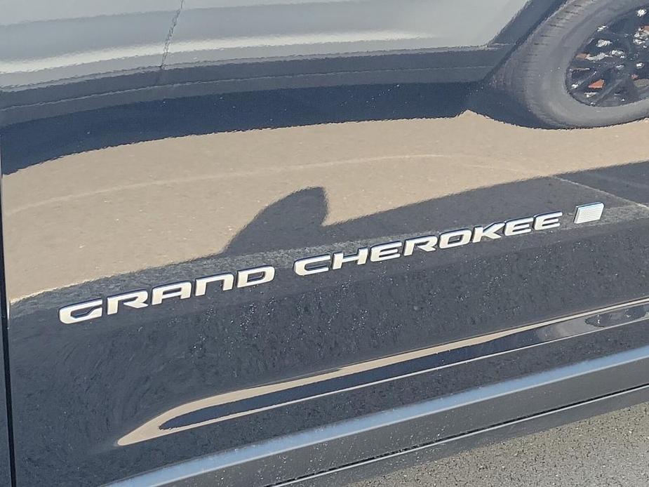 new 2024 Jeep Grand Cherokee L car, priced at $41,856