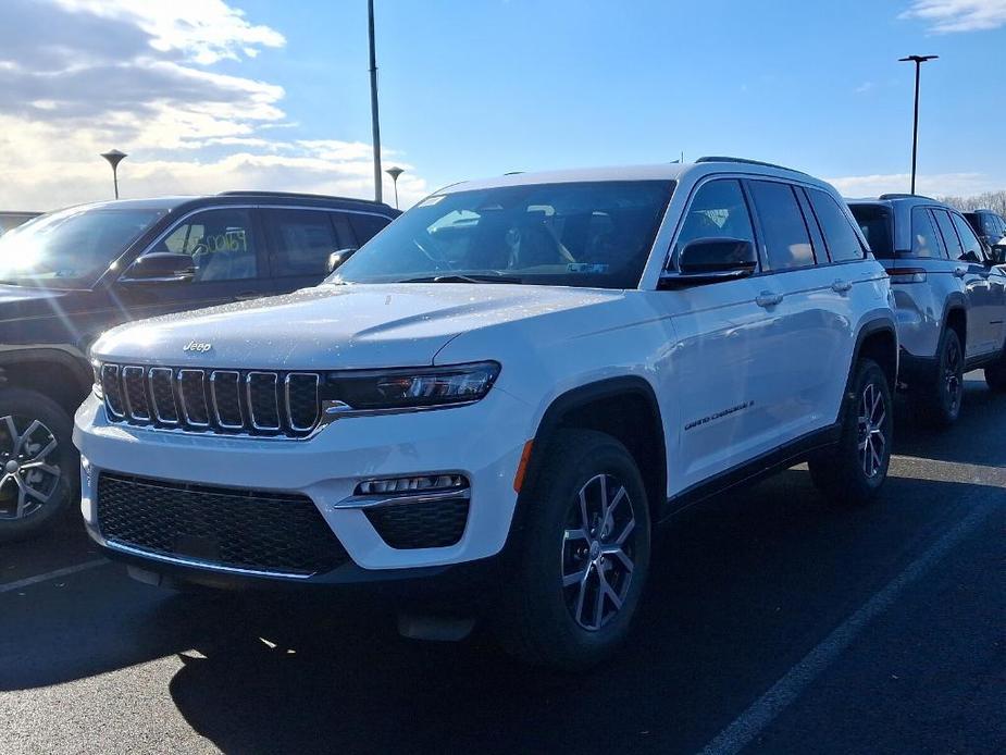 new 2025 Jeep Grand Cherokee car, priced at $45,256