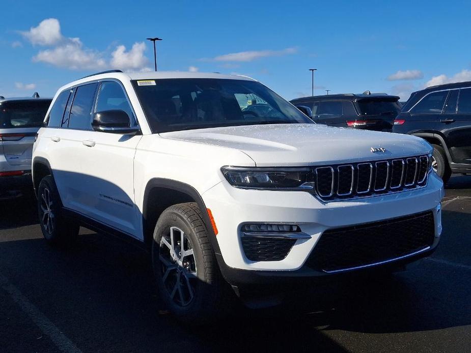 new 2025 Jeep Grand Cherokee car, priced at $45,256