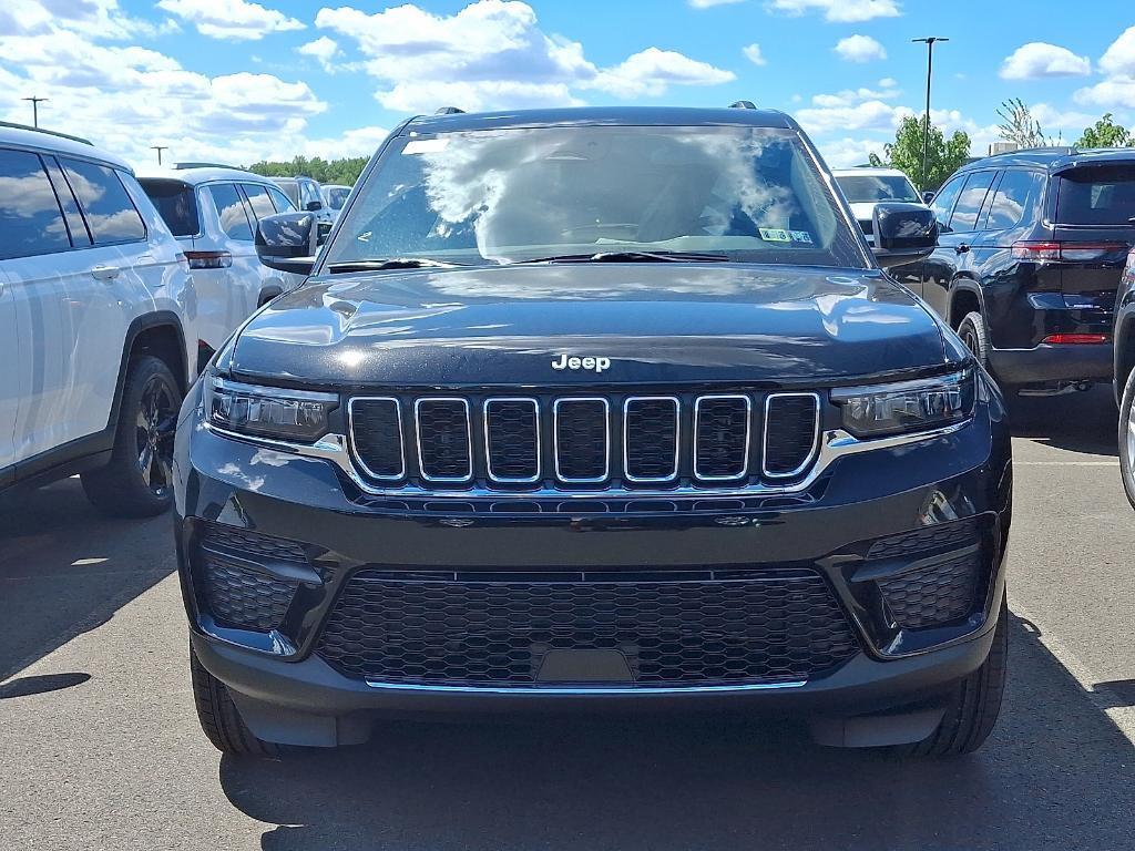 new 2025 Jeep Grand Cherokee car, priced at $35,981