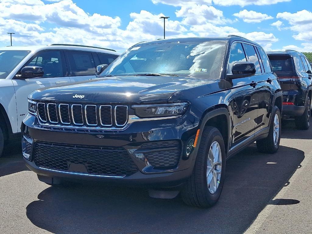 new 2025 Jeep Grand Cherokee car, priced at $35,981