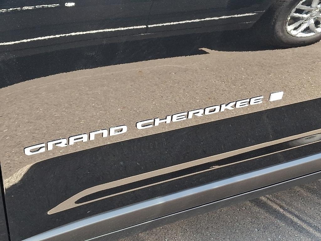 new 2025 Jeep Grand Cherokee car, priced at $35,981