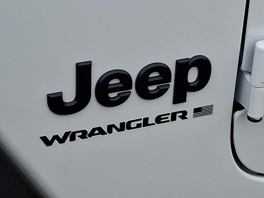 new 2025 Jeep Wrangler car, priced at $43,336
