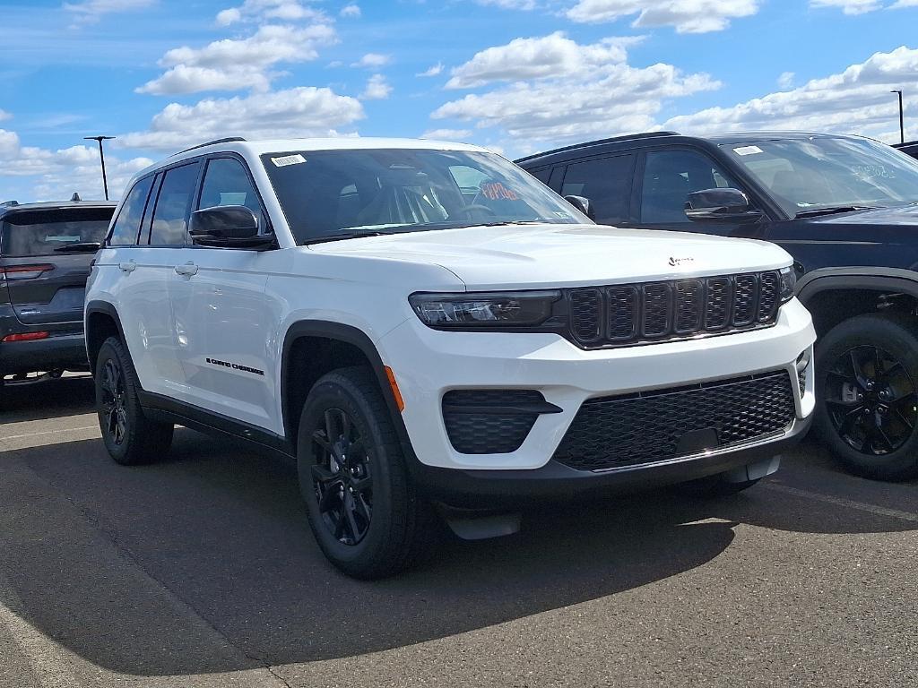 new 2025 Jeep Grand Cherokee car, priced at $39,946
