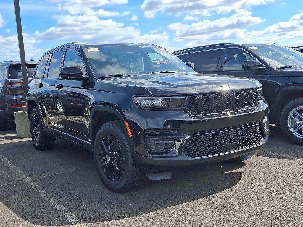 new 2025 Jeep Grand Cherokee car, priced at $40,541