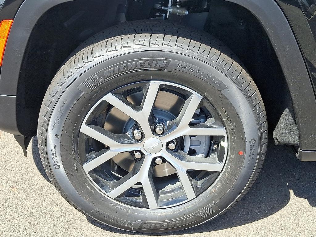 new 2025 Jeep Grand Cherokee L car, priced at $43,326
