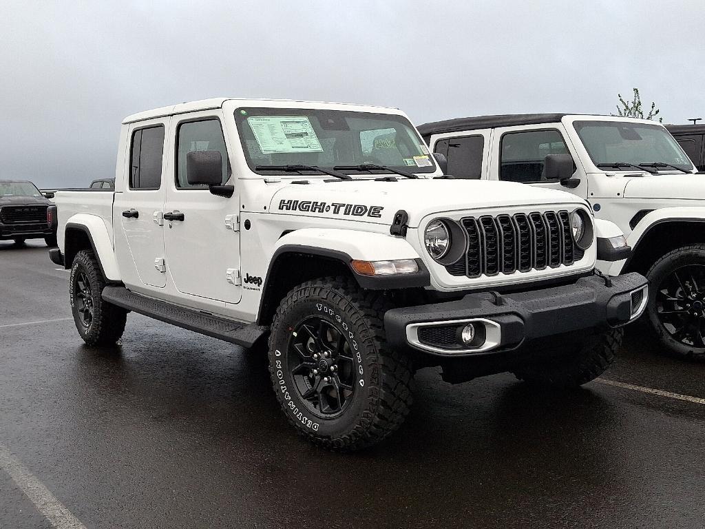 new 2025 Jeep Gladiator car, priced at $43,178