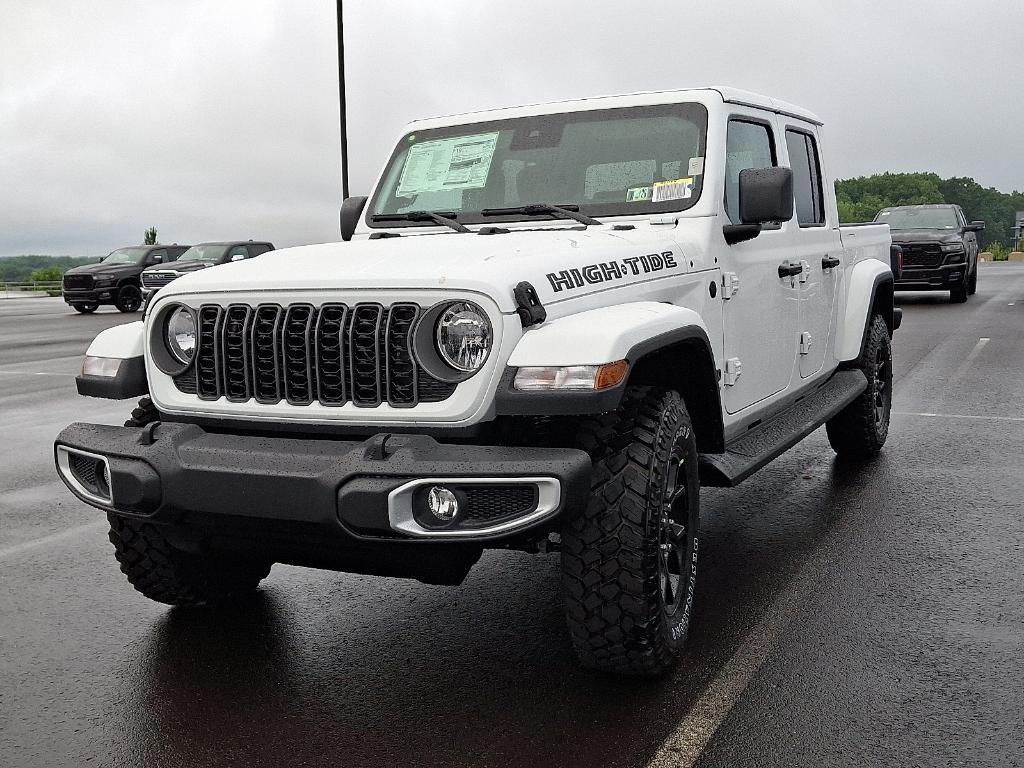 new 2025 Jeep Gladiator car, priced at $43,178