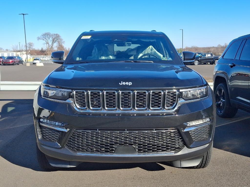 new 2025 Jeep Grand Cherokee car, priced at $45,851