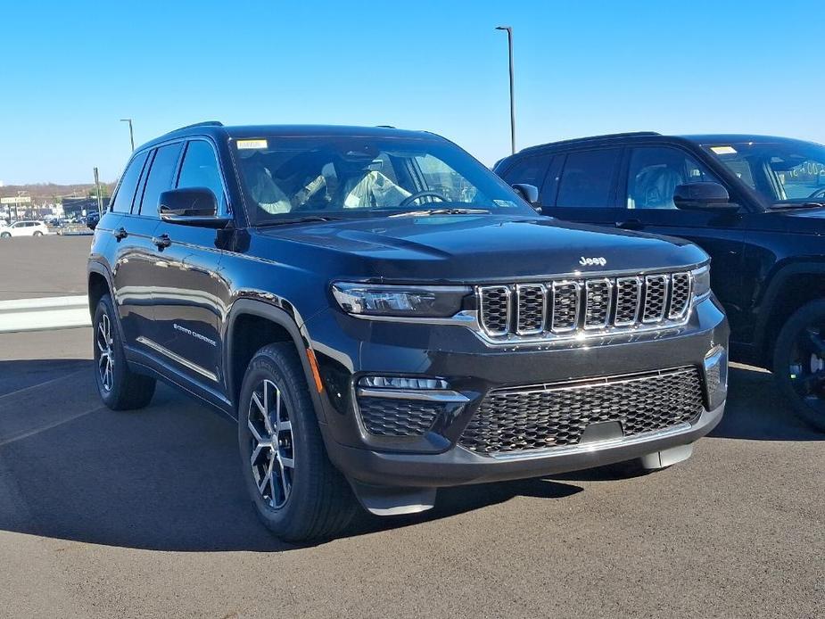 new 2025 Jeep Grand Cherokee car, priced at $45,851