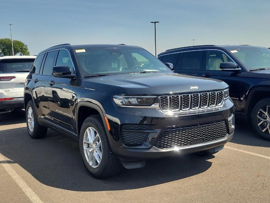 new 2024 Jeep Grand Cherokee car, priced at $39,002