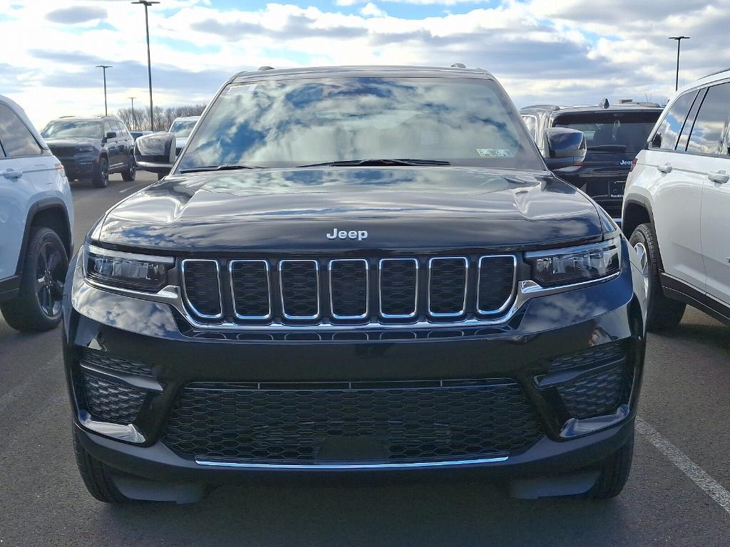 new 2025 Jeep Grand Cherokee car, priced at $37,806