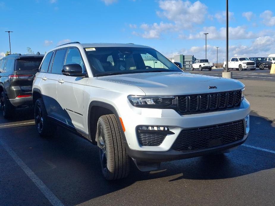 new 2025 Jeep Grand Cherokee car, priced at $55,016