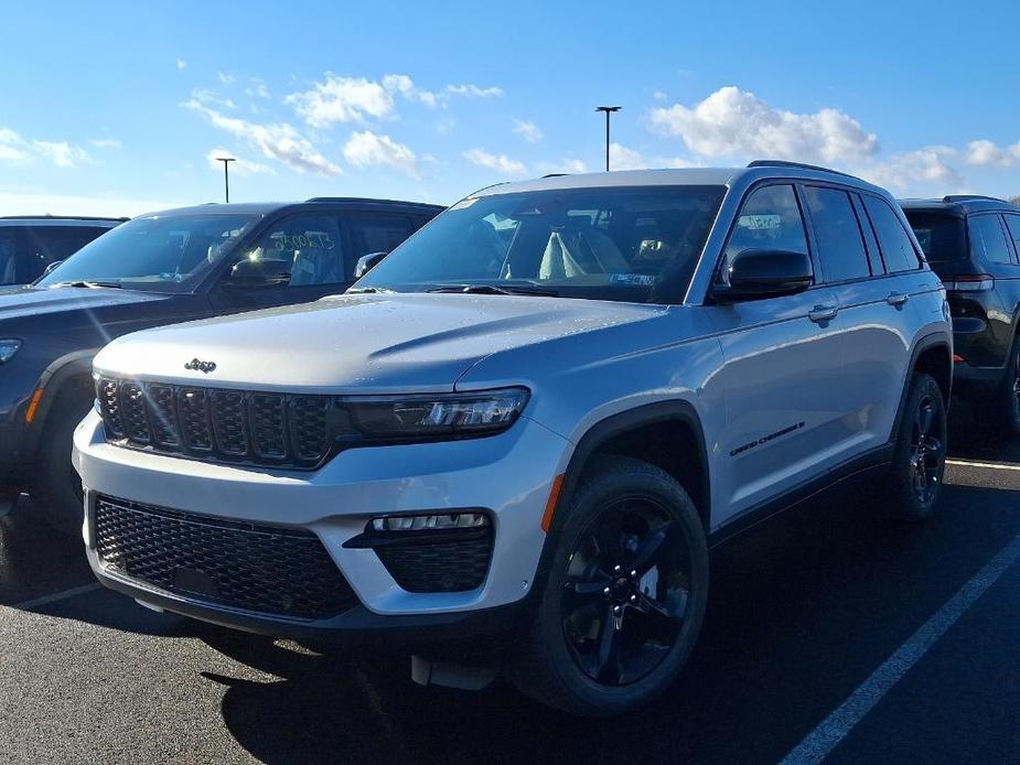 new 2025 Jeep Grand Cherokee car, priced at $55,016