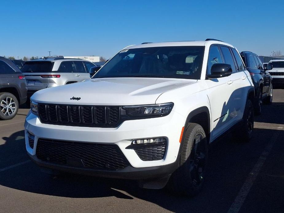 new 2025 Jeep Grand Cherokee car, priced at $49,896