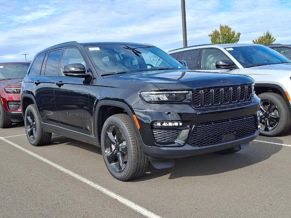 new 2025 Jeep Grand Cherokee car, priced at $46,546