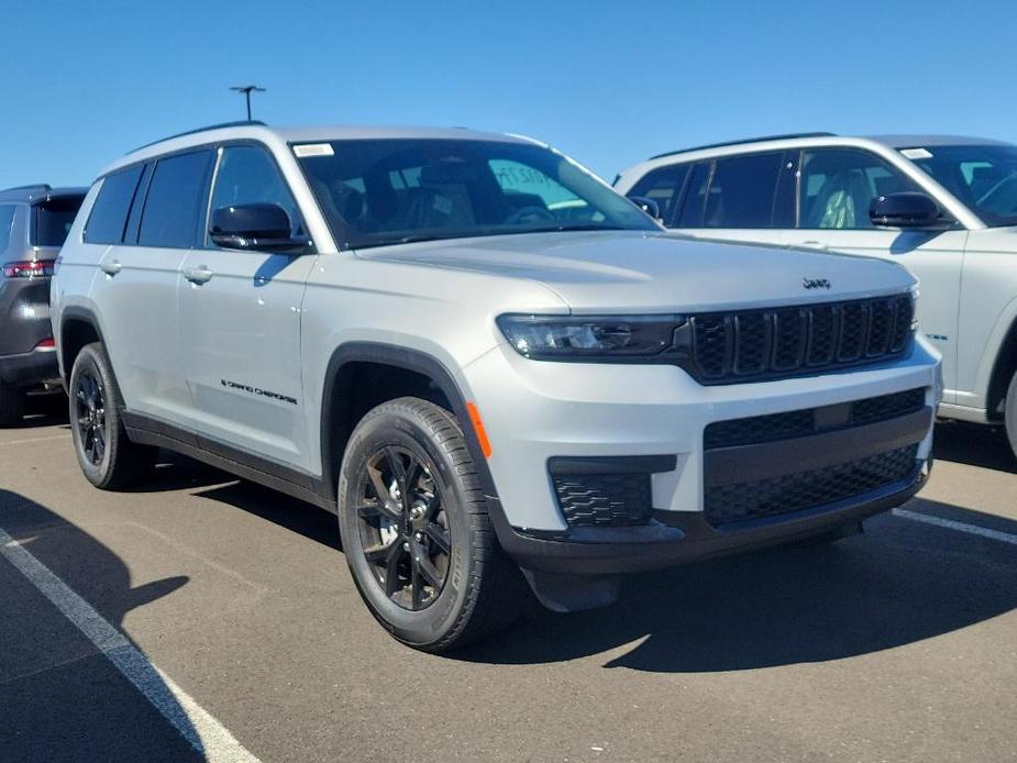 new 2024 Jeep Grand Cherokee L car, priced at $42,586