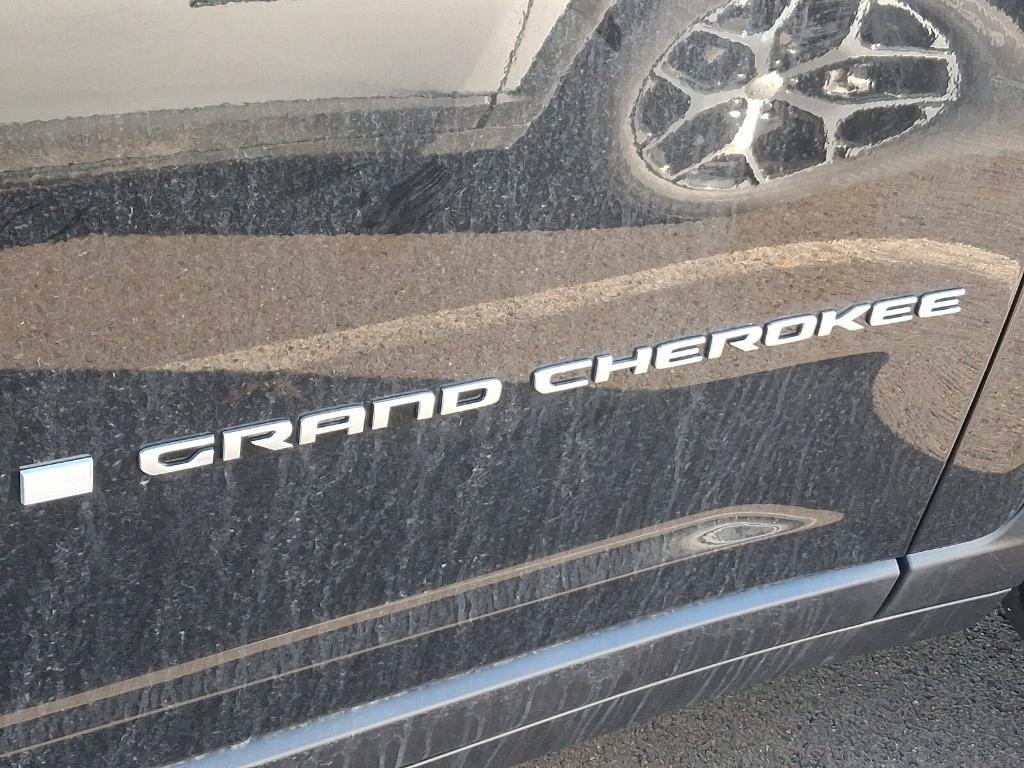 new 2025 Jeep Grand Cherokee car, priced at $53,916