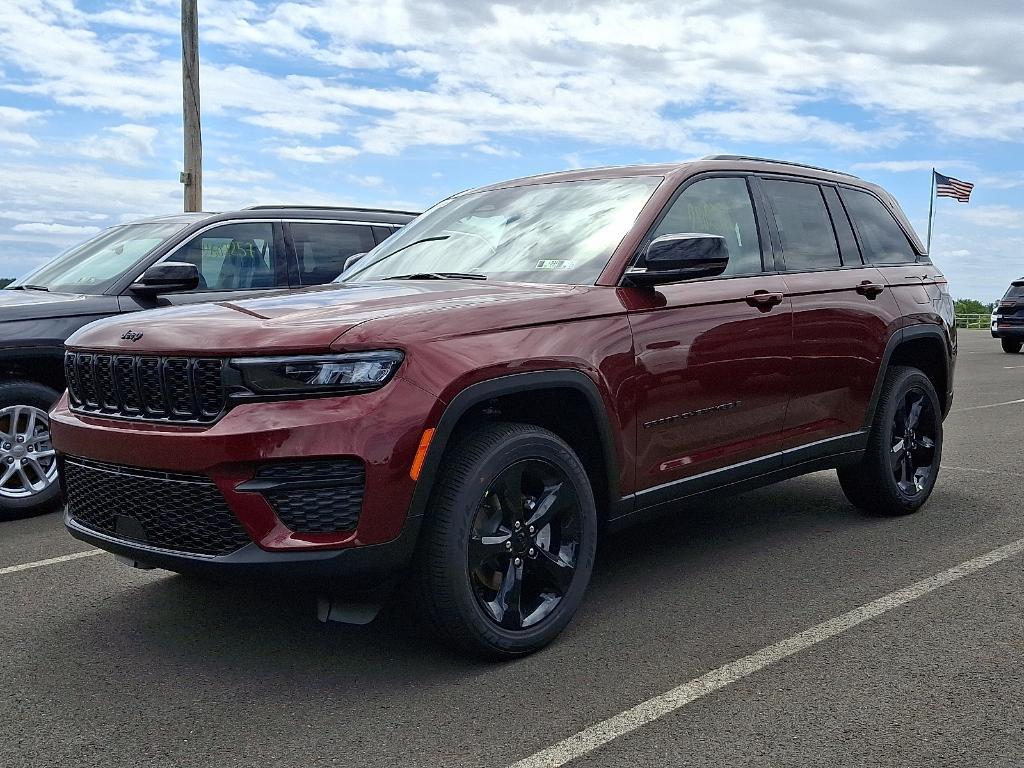 new 2025 Jeep Grand Cherokee car, priced at $40,686