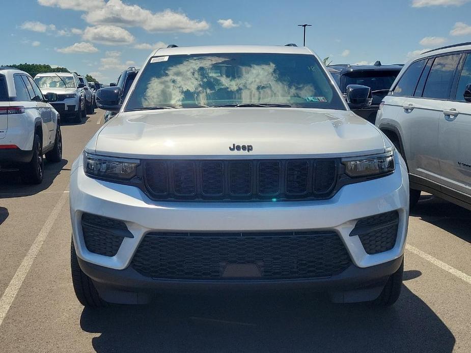 new 2024 Jeep Grand Cherokee car, priced at $43,207