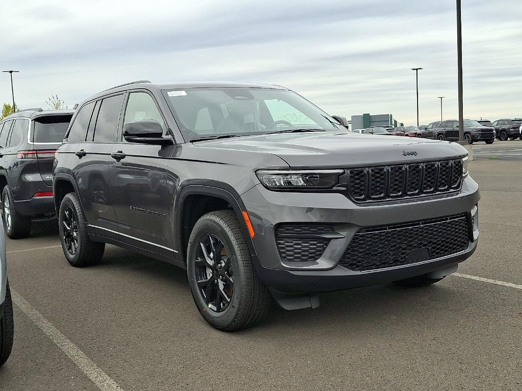 new 2025 Jeep Grand Cherokee car, priced at $40,541