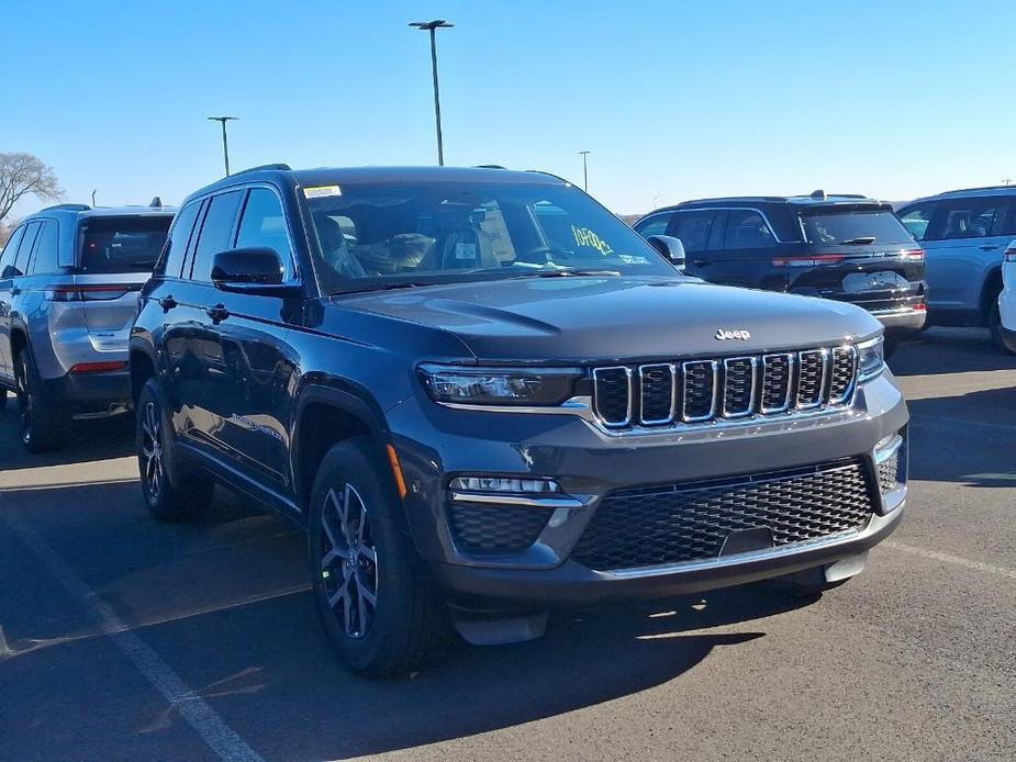 new 2025 Jeep Grand Cherokee car, priced at $45,851