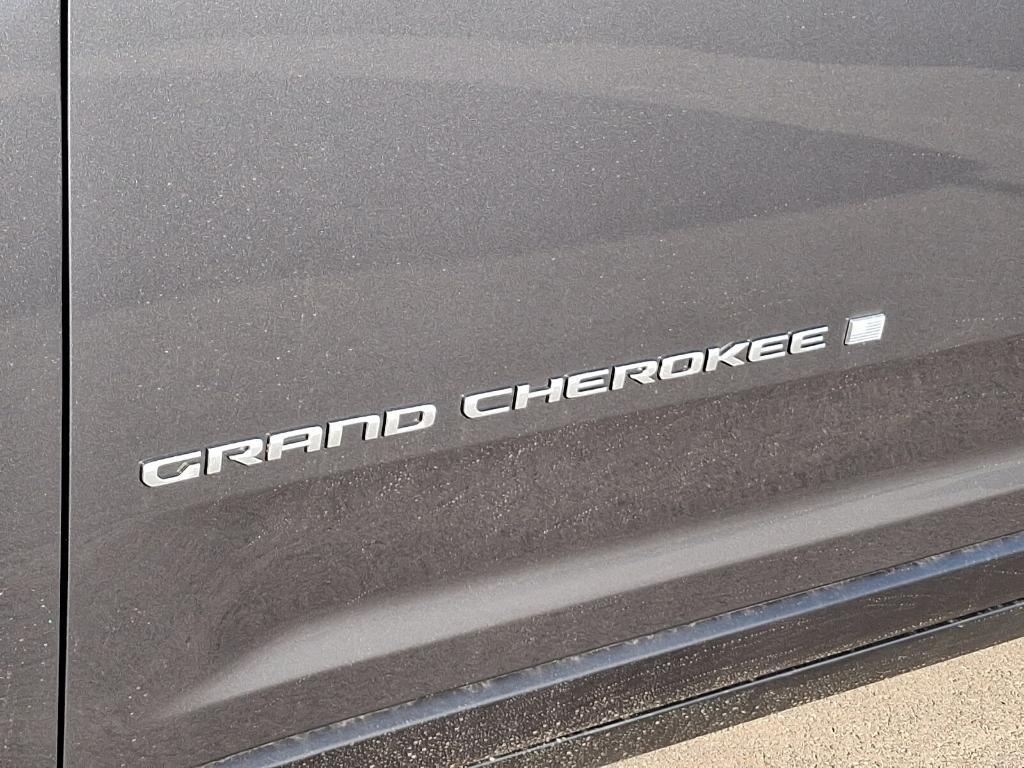 new 2025 Jeep Grand Cherokee car, priced at $45,851