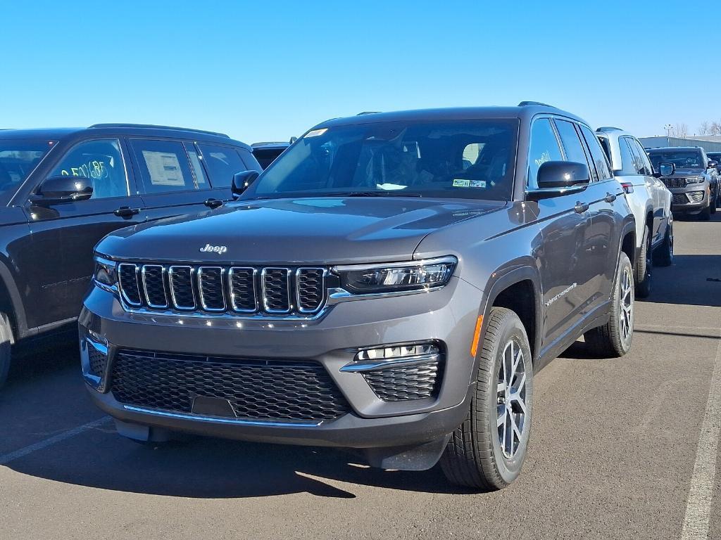 new 2025 Jeep Grand Cherokee car, priced at $45,851