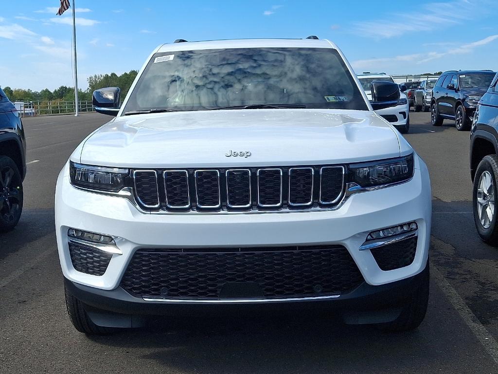 new 2025 Jeep Grand Cherokee car, priced at $47,146