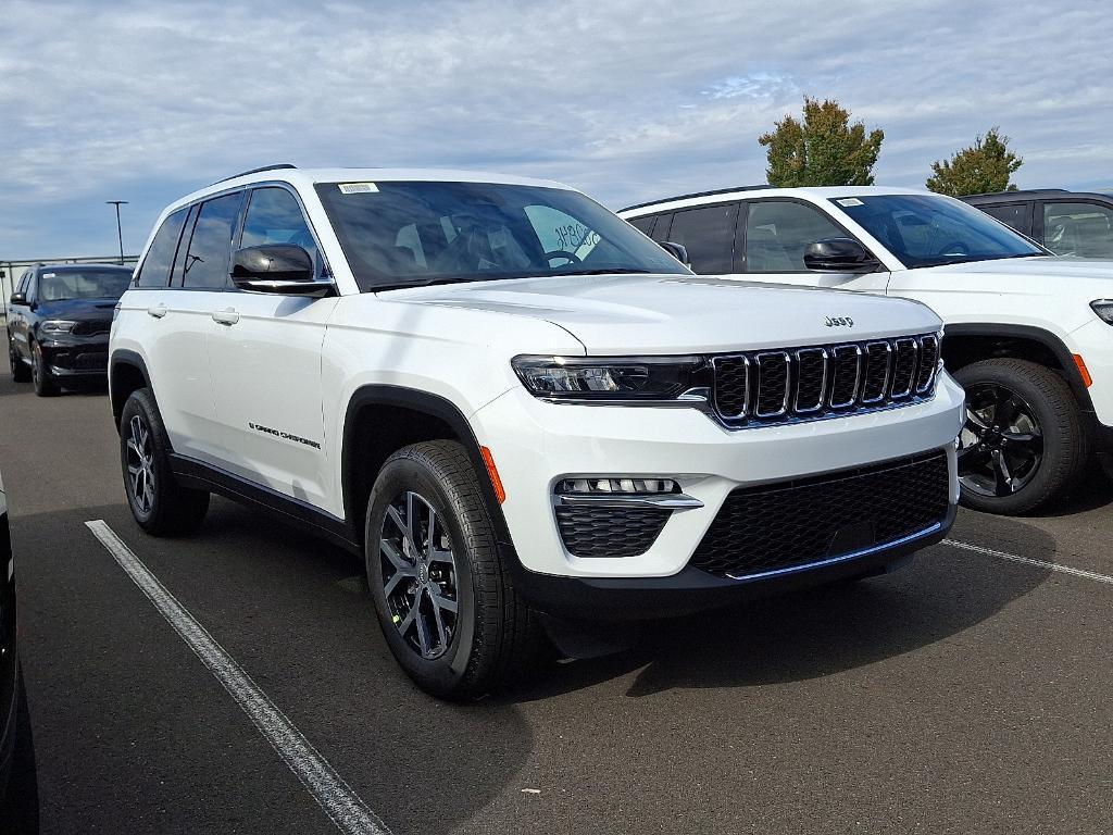 new 2025 Jeep Grand Cherokee car, priced at $43,226