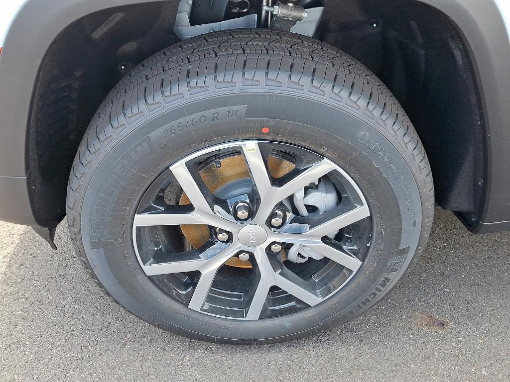 new 2025 Jeep Grand Cherokee car, priced at $43,226