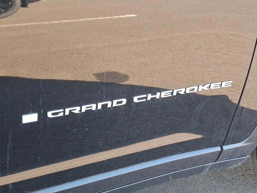 new 2025 Jeep Grand Cherokee L car, priced at $41,051