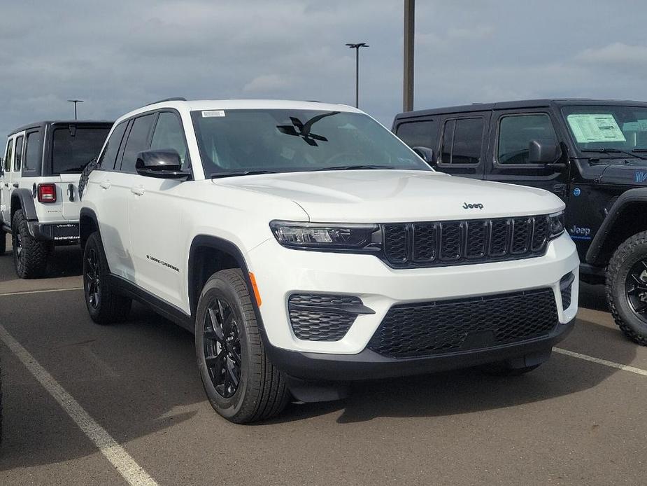 new 2025 Jeep Grand Cherokee car, priced at $45,491