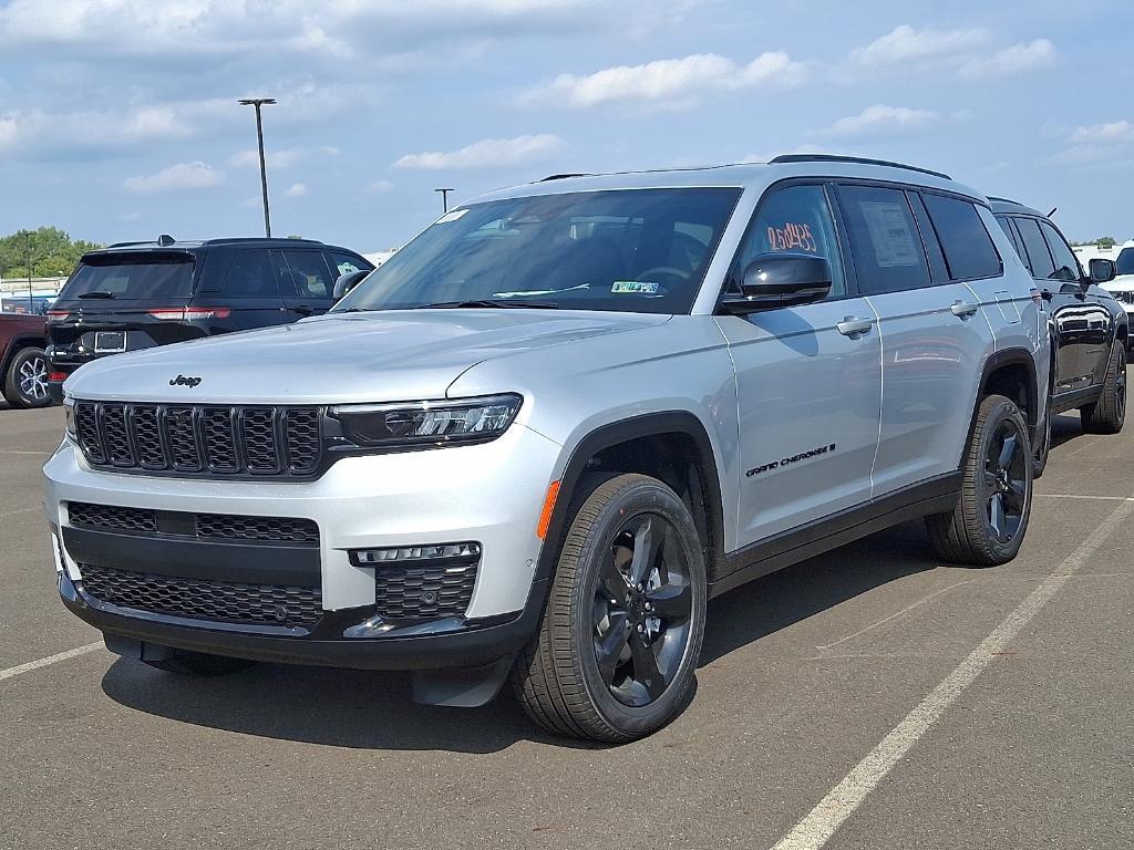 new 2025 Jeep Grand Cherokee L car, priced at $52,341