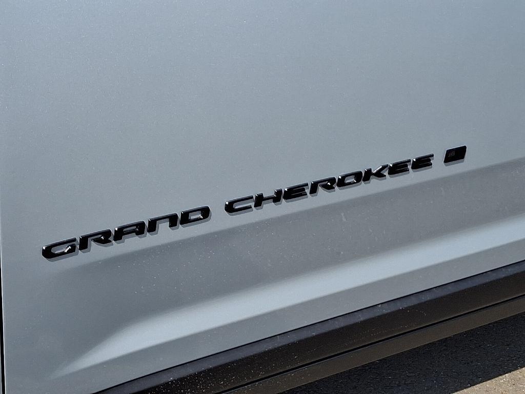 new 2025 Jeep Grand Cherokee L car, priced at $52,341