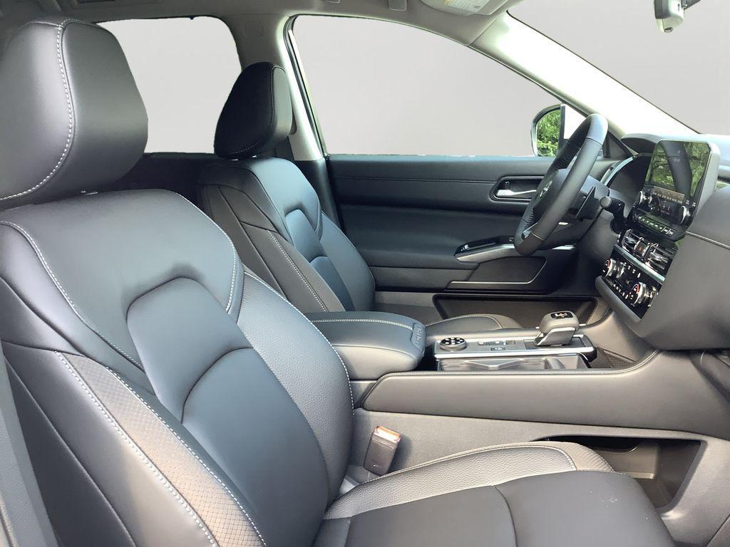 new 2025 Nissan Pathfinder car, priced at $43,054