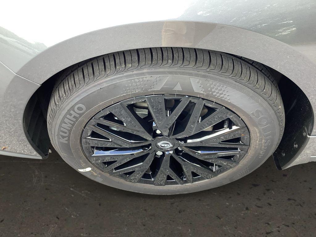 new 2025 Nissan Altima car, priced at $27,490