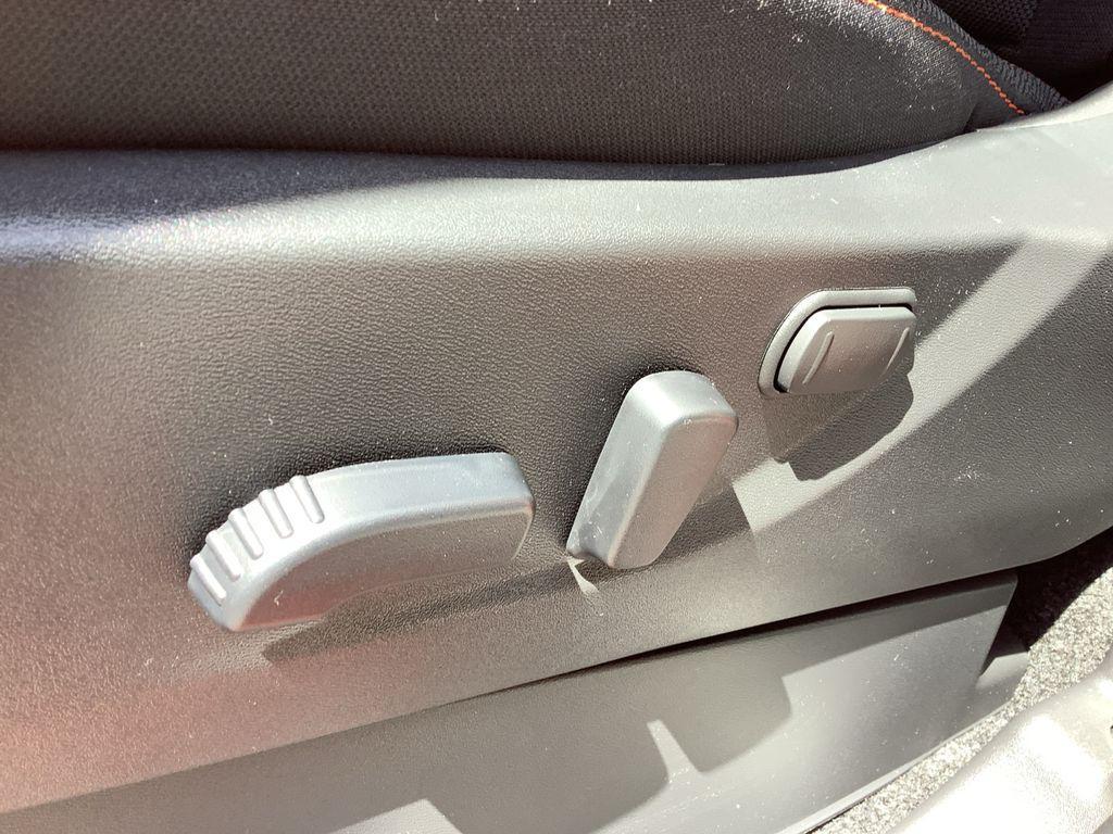 new 2025 Nissan Frontier car, priced at $40,378