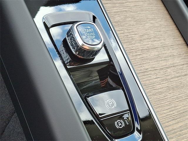 new 2026 Volvo XC60 car, priced at $63,935