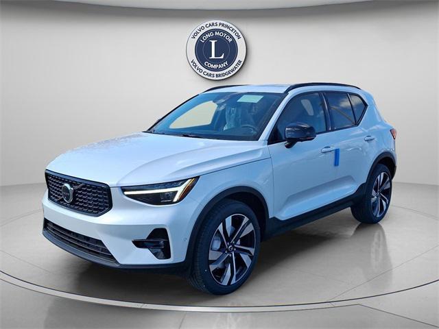 new 2025 Volvo XC40 car, priced at $42,040