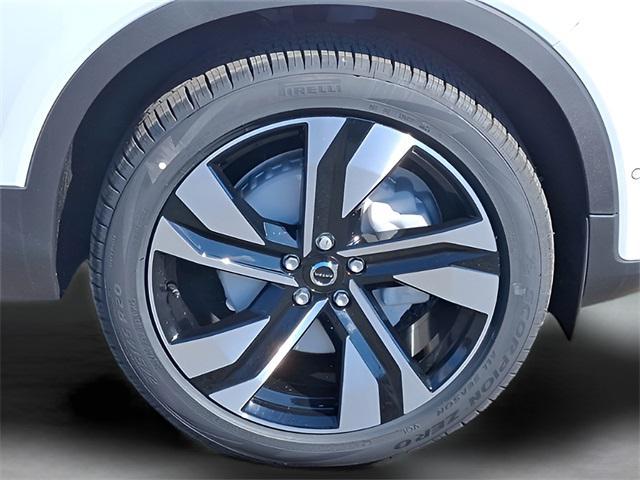 new 2025 Volvo XC40 car, priced at $51,040